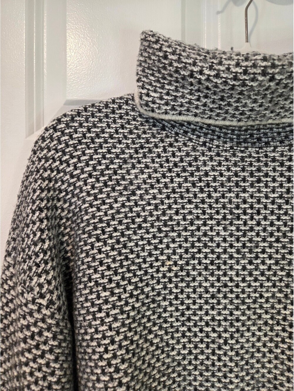 Christian Siriano New York Black and White Turtleneck Sweater Size M - Picture 2 of 7